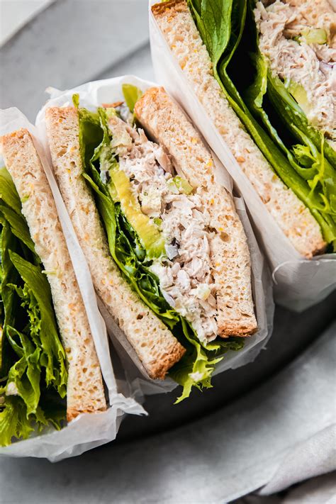 How many carbs are in rhode island tuna salad sandwich - calories, carbs, nutrition