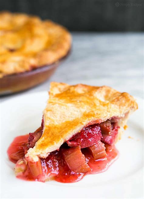 How many carbs are in rhubarb strawberry pie - calories, carbs, nutrition