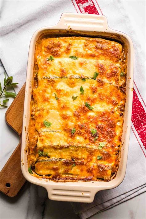 How many carbs are in rich beef lasagna - calories, carbs, nutrition