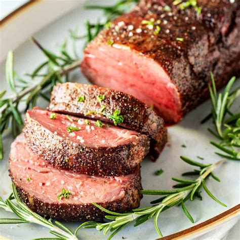 How many carbs are in roast petite beef tenderloin - calories, carbs, nutrition