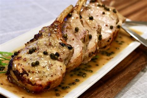 How many carbs are in roast pork belly with a peppercorn sauce - calories, carbs, nutrition