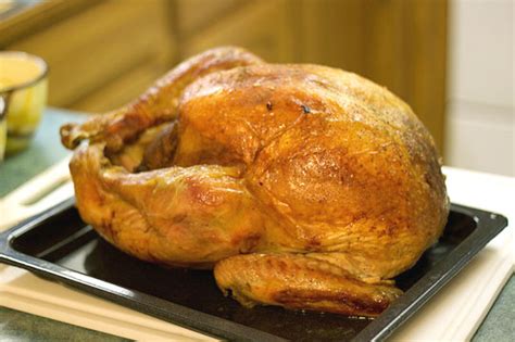 How many carbs are in roast turkey, lettuce & cranberry bagel - calories, carbs, nutrition