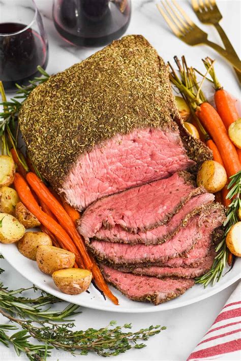 How many carbs are in roasted beef top round - calories, carbs, nutrition