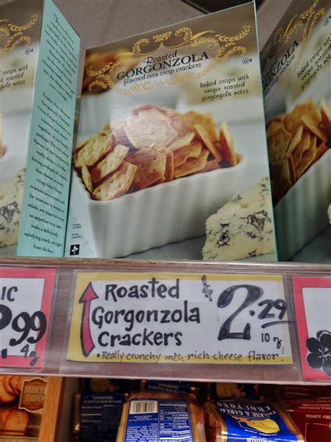 How many carbs are in roasted gorgonzola crackers - calories, carbs, nutrition