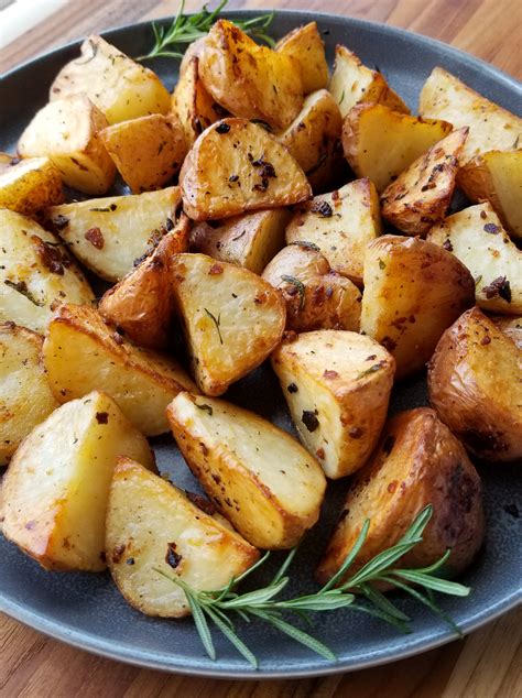 How many carbs are in roasted new potatoes with garlic and rosemary - calories, carbs, nutrition