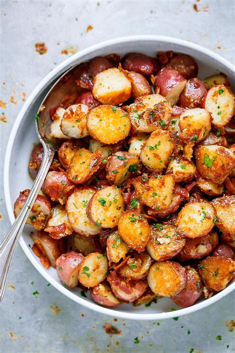 How many carbs are in roasted potatoes with parmesan & garlic - calories, carbs, nutrition