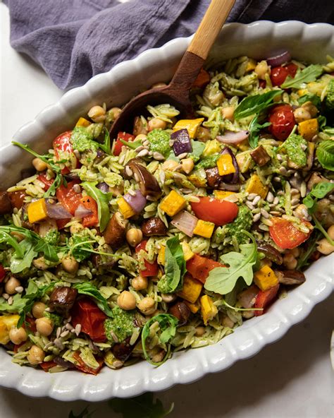 How many carbs are in roasted vegetable salad with pesto - calories, carbs, nutrition