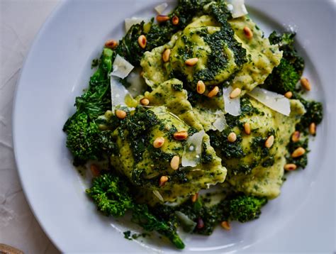 How many carbs are in rotini with broccoli rabe and turkey (32978.0) - calories, carbs, nutrition