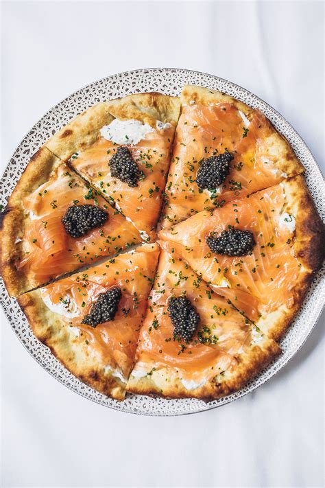 How many carbs are in rustic smoked salmon pizza - calories, carbs, nutrition