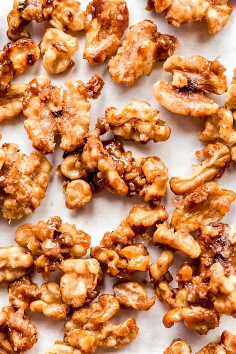 How many carbs are in salad and candied walnuts - calories, carbs, nutrition