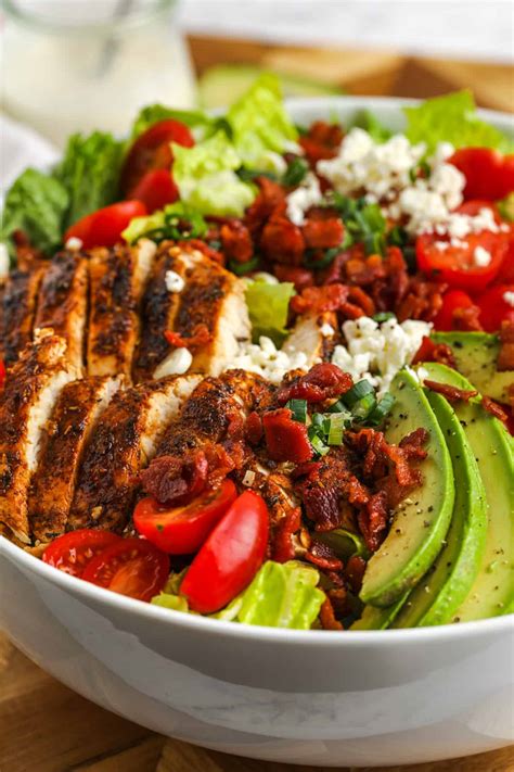 How many carbs are in salad entree buffalo chicken - calories, carbs, nutrition