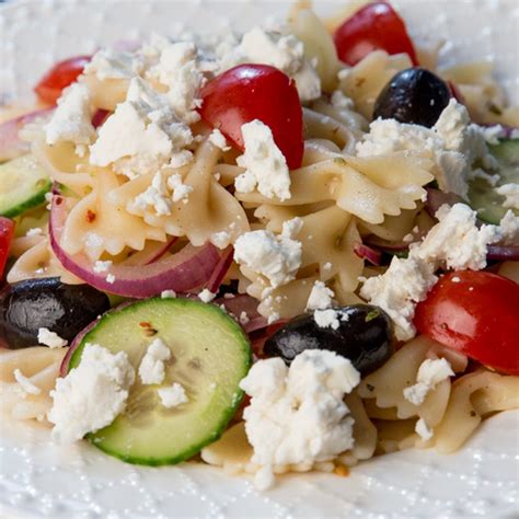 How many carbs are in salad farfalle balsamic pasta 3 oz - calories, carbs, nutrition