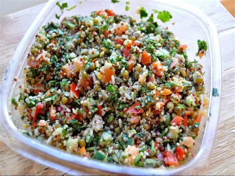 How many carbs are in salad quinoa & black lentil 1 oz - calories, carbs, nutrition