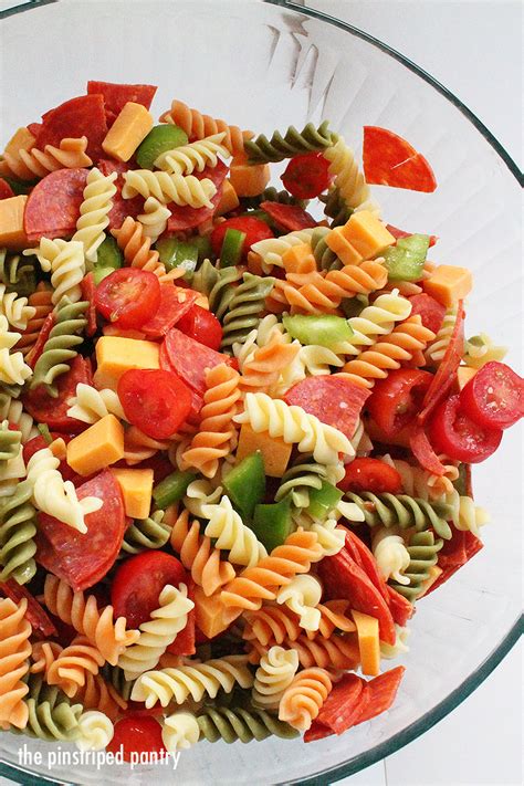 How many carbs are in salad rotini garden pasta 3 oz - calories, carbs, nutrition