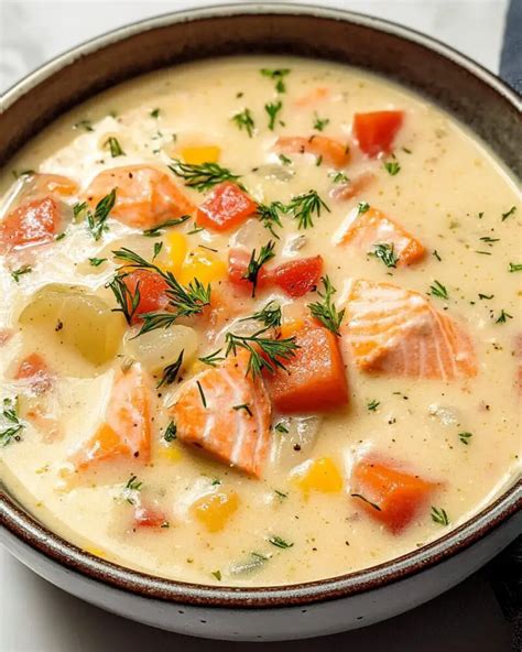 How many carbs are in salmon chowder - calories, carbs, nutrition