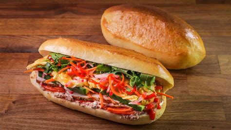 How many carbs are in sand brkf baguette vietnamese - calories, carbs, nutrition