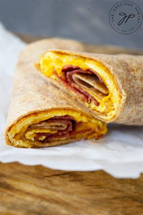 How many carbs are in sand brkf wrap bacon scrambled egg & cheese 10