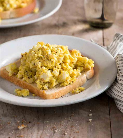 How many carbs are in sand egg salad on white no chol mayo - calories, carbs, nutrition