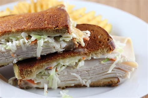 How many carbs are in sand reuben turkey 1/2 sandwich - calories, carbs, nutrition