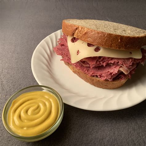 How many carbs are in sandwich hot corned beef mustard - calories, carbs, nutrition