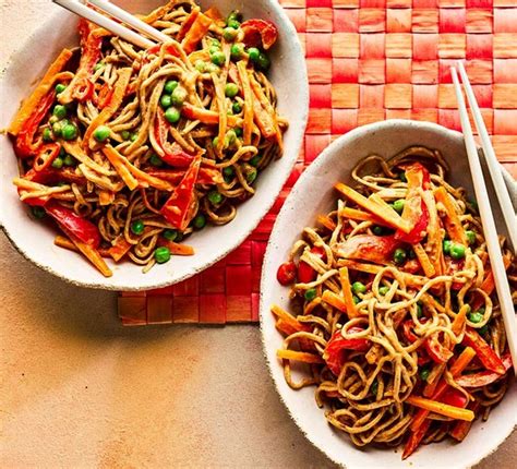 How many carbs are in satay noodles - calories, carbs, nutrition