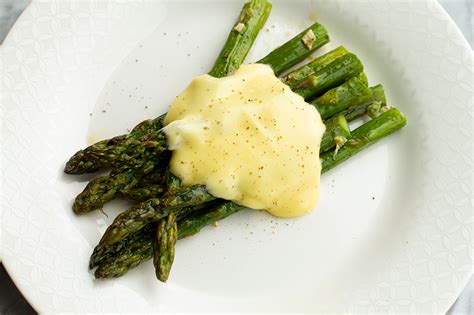 How many carbs are in sauce - hollandaise, with butter fat, dehydrated, dry - calories, carbs, nutrition