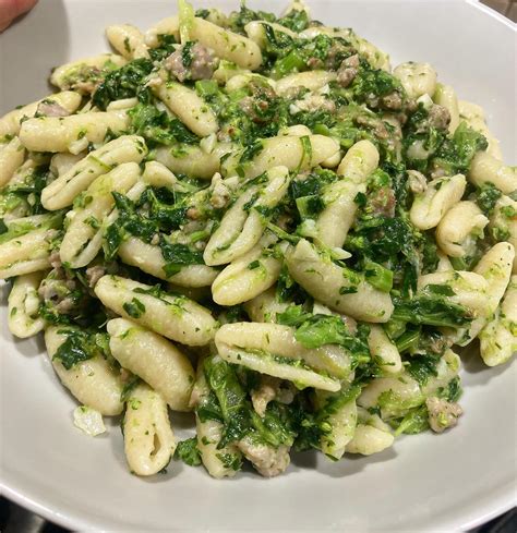 How many carbs are in sausage broccoli rabe cavatelli (69598.1) - calories, carbs, nutrition