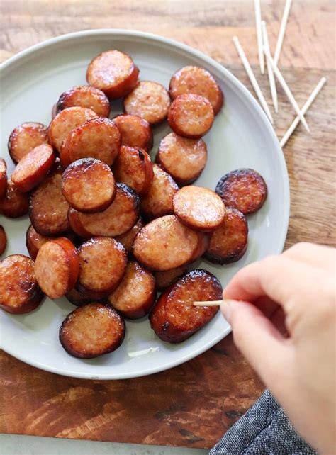 How many carbs are in sausage kielbasa grilled 4 oz - calories, carbs, nutrition