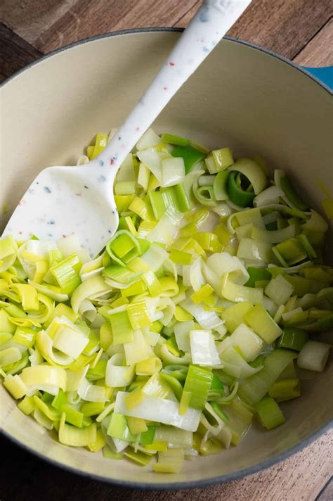 How many carbs are in saute leeks - calories, carbs, nutrition