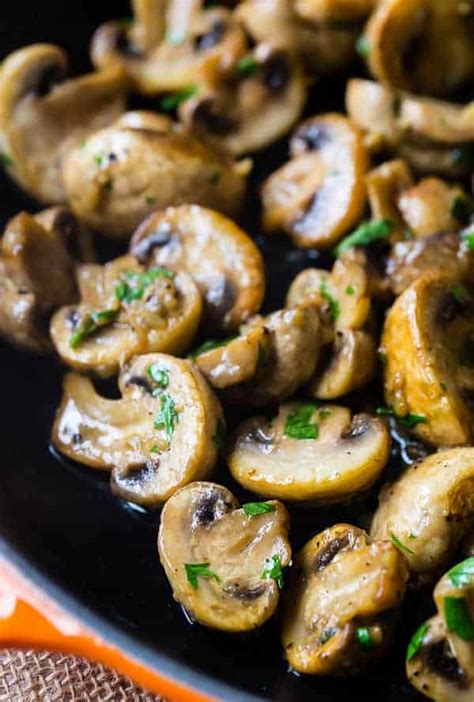 How many carbs are in sauteed mushrooms with garlic - calories, carbs, nutrition