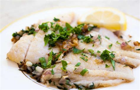 How many carbs are in sauteed petrale sole in herb butter sauce - calories, carbs, nutrition