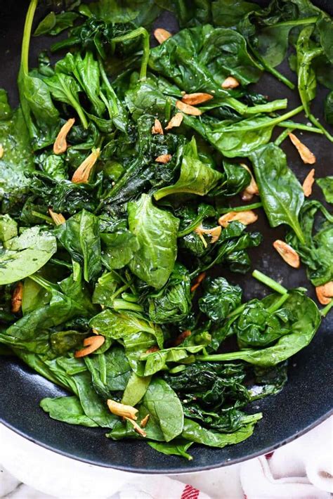 How many carbs are in sauteed spinach w/garlic & pine - calories, carbs, nutrition