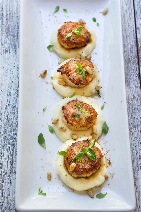 How many carbs are in scallops with spice oil - calories, carbs, nutrition