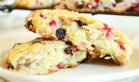 How many carbs are in scone pomegranate dark chocolate biscuit mix #12 scoop - calories, carbs, nutrition