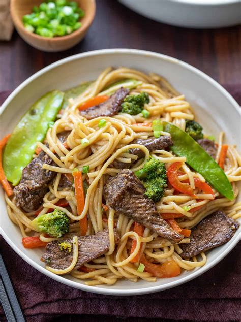 How many carbs are in seared beef lo mein - calories, carbs, nutrition