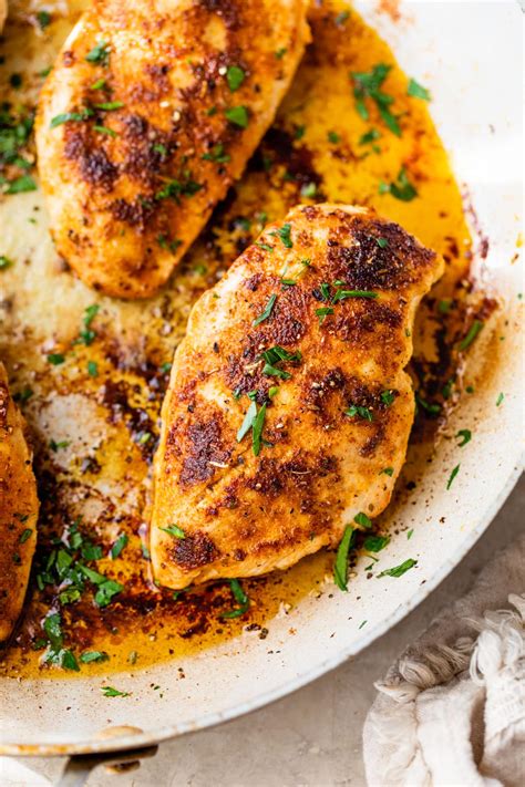 How many carbs are in seared chicken breast, herb butter, green wheat freekeh,haricot vert shiitake bleu cheese salad - calories, carbs, nutrition