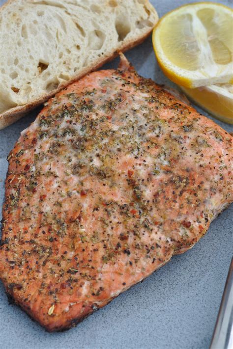 How many carbs are in seasoned salmon - calories, carbs, nutrition