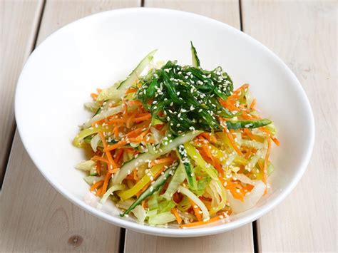 How many carbs are in seaweed salad conv 1/4 cup - calories, carbs, nutrition