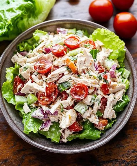 How many carbs are in shredded chicken breast and noodle salad - calories, carbs, nutrition