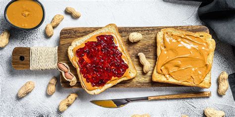 How many carbs are in simply fresh peanut butter and jelly - calories, carbs, nutrition