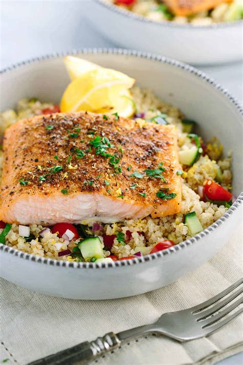 How many carbs are in simplyfit mediterranean salmon - calories, carbs, nutrition