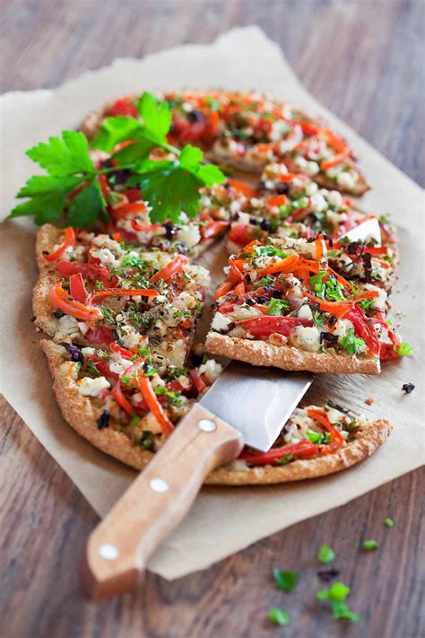 How many carbs are in single serve roasted vegetable pizza - calories, carbs, nutrition