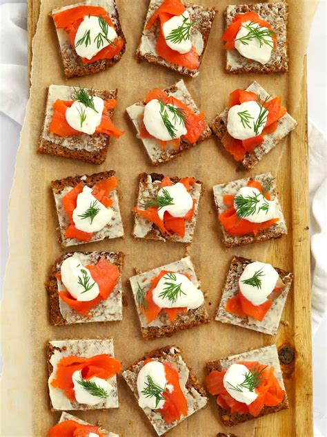 How many carbs are in smoked salmon and egg canapes - calories, carbs, nutrition