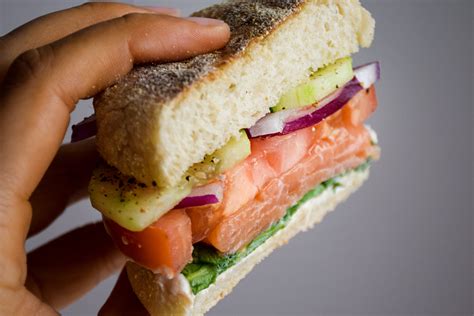 How many carbs are in smoked salmon for sandwiches - calories, carbs, nutrition