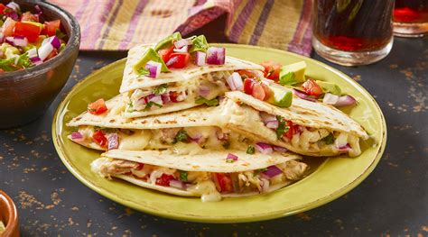 How many carbs are in smoked turkey muenster quesadilla with pico de gallo - calories, carbs, nutrition
