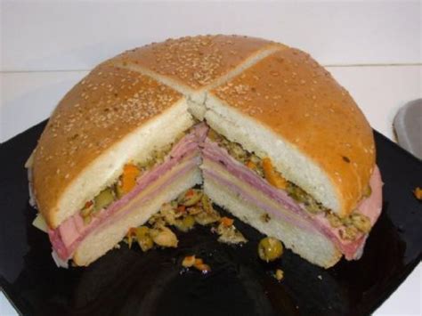 How many carbs are in smoked turkey muffaletta - calories, carbs, nutrition