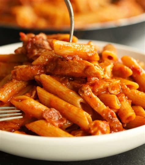 How many carbs are in smokey bbq chicken with pasta large - calories, carbs, nutrition