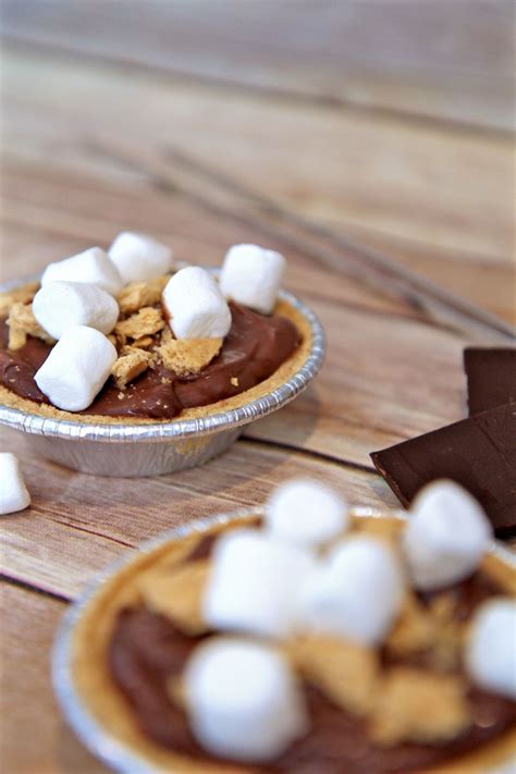 How many carbs are in smore pie topper - calories, carbs, nutrition