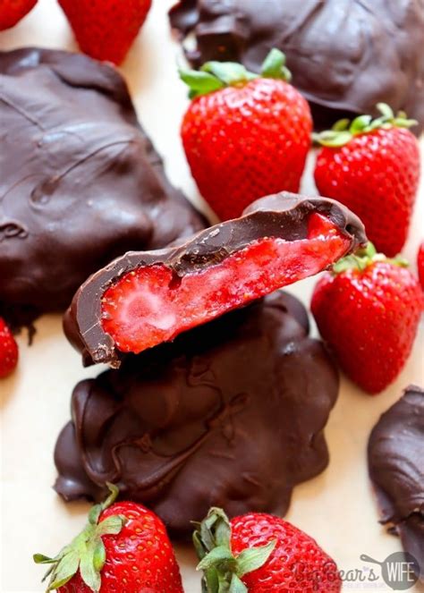 How many carbs are in snack bites - chocolate covered strawberry - calories, carbs, nutrition