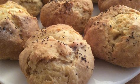 How many carbs are in soda bread rolls - calories, carbs, nutrition